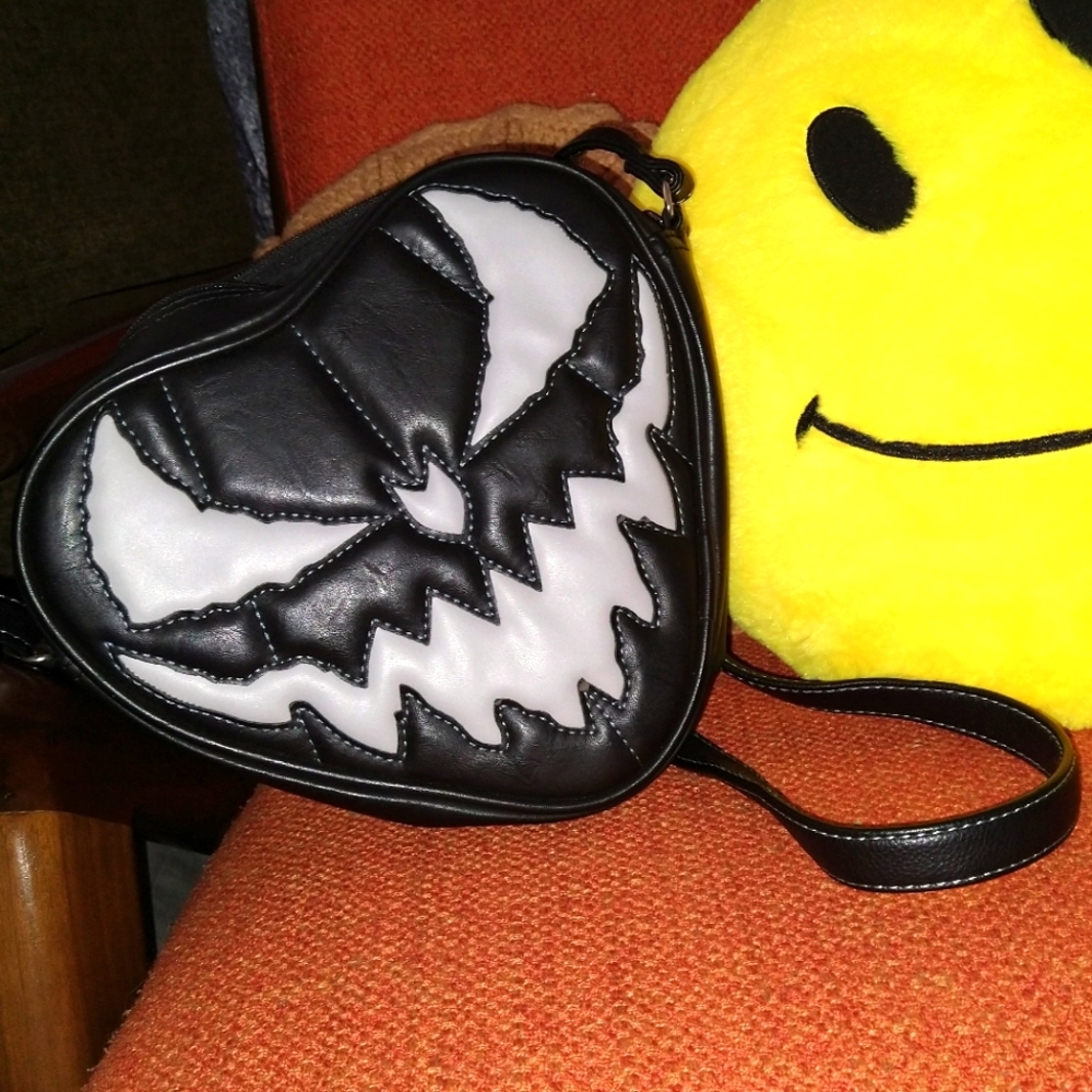 Love Pain and Stitches Heart Jack-o'-lantern purse